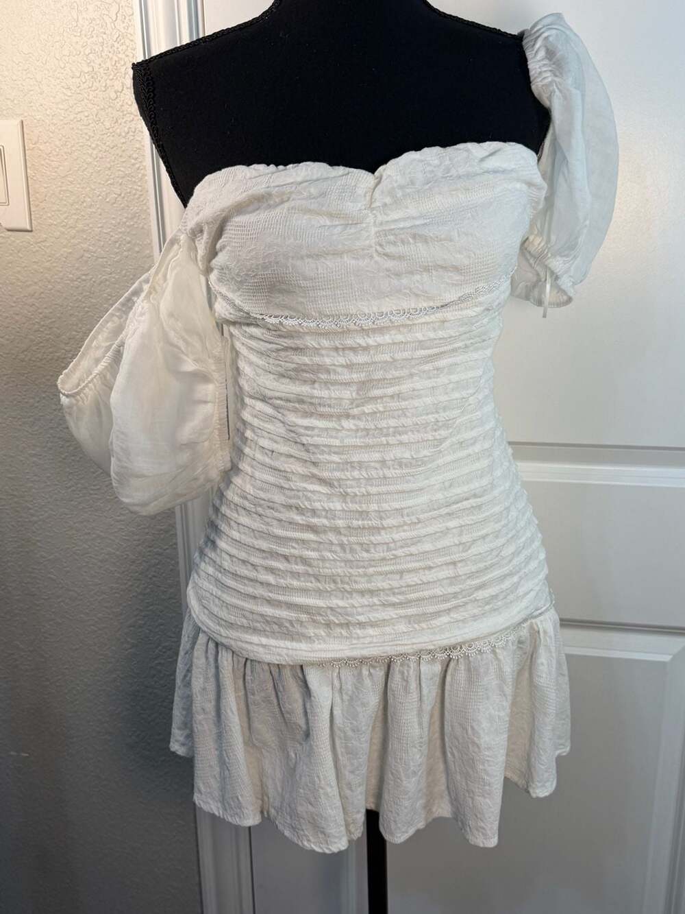 Hello Molly St. Cloud White Dress Size 6
